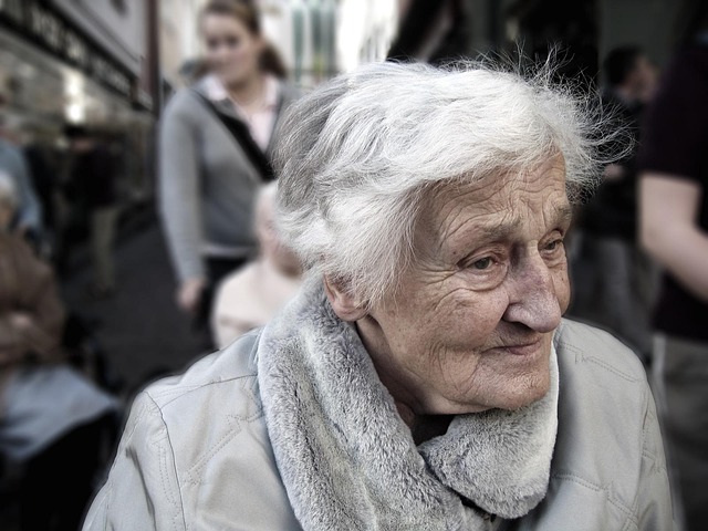 žena seniorka